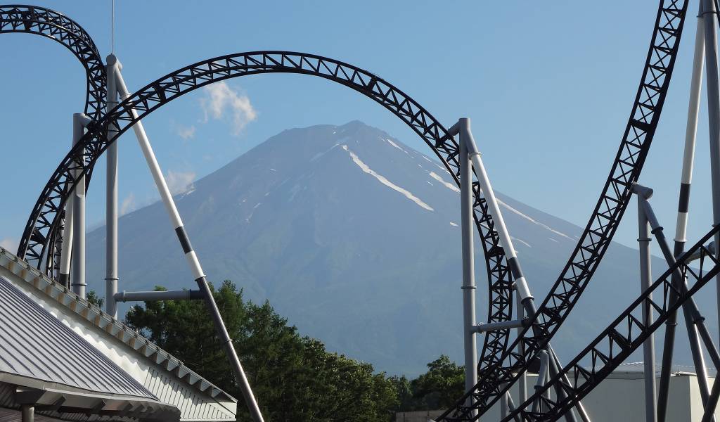 Rollercoaster zamknięty z powodu złamań kości szyi i pleców