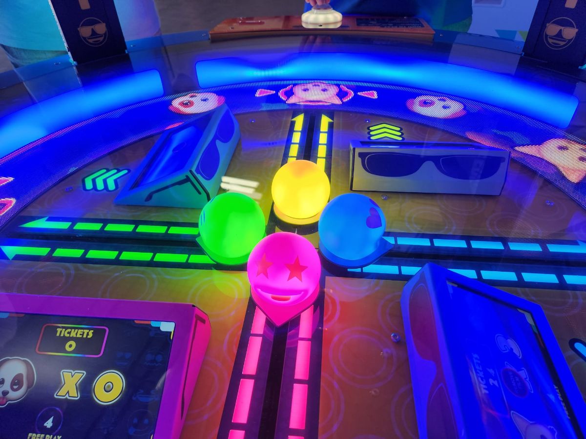 Emoji Frenzy – instant redemption od UNIS-a