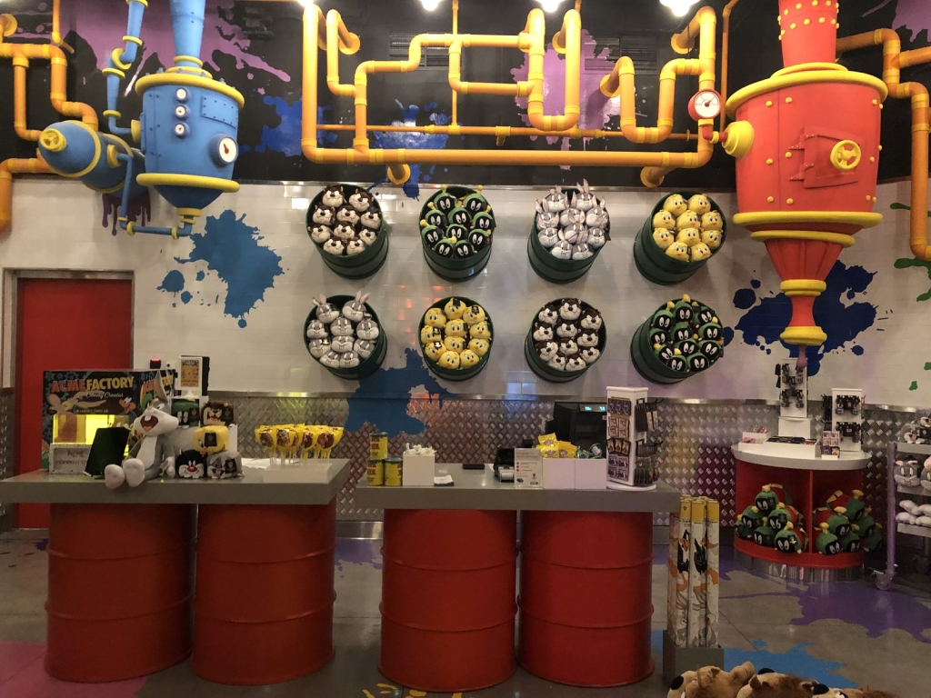 Sklep tematyczny w Warner Bros Abu Dhabi