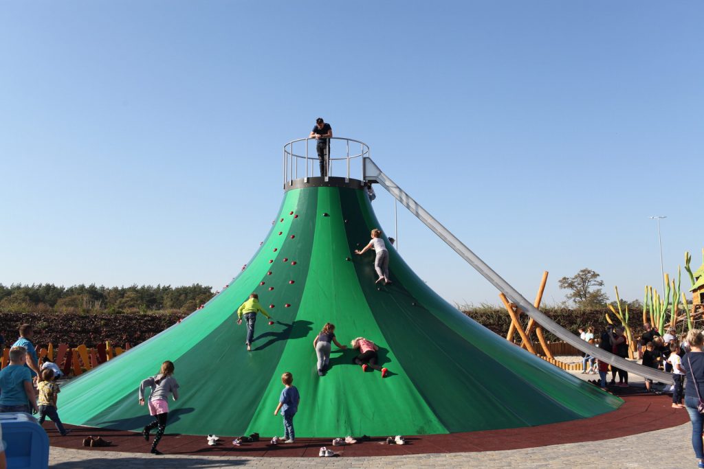 Wulkan dzieci. zawsze bardzo popularna atrakcja