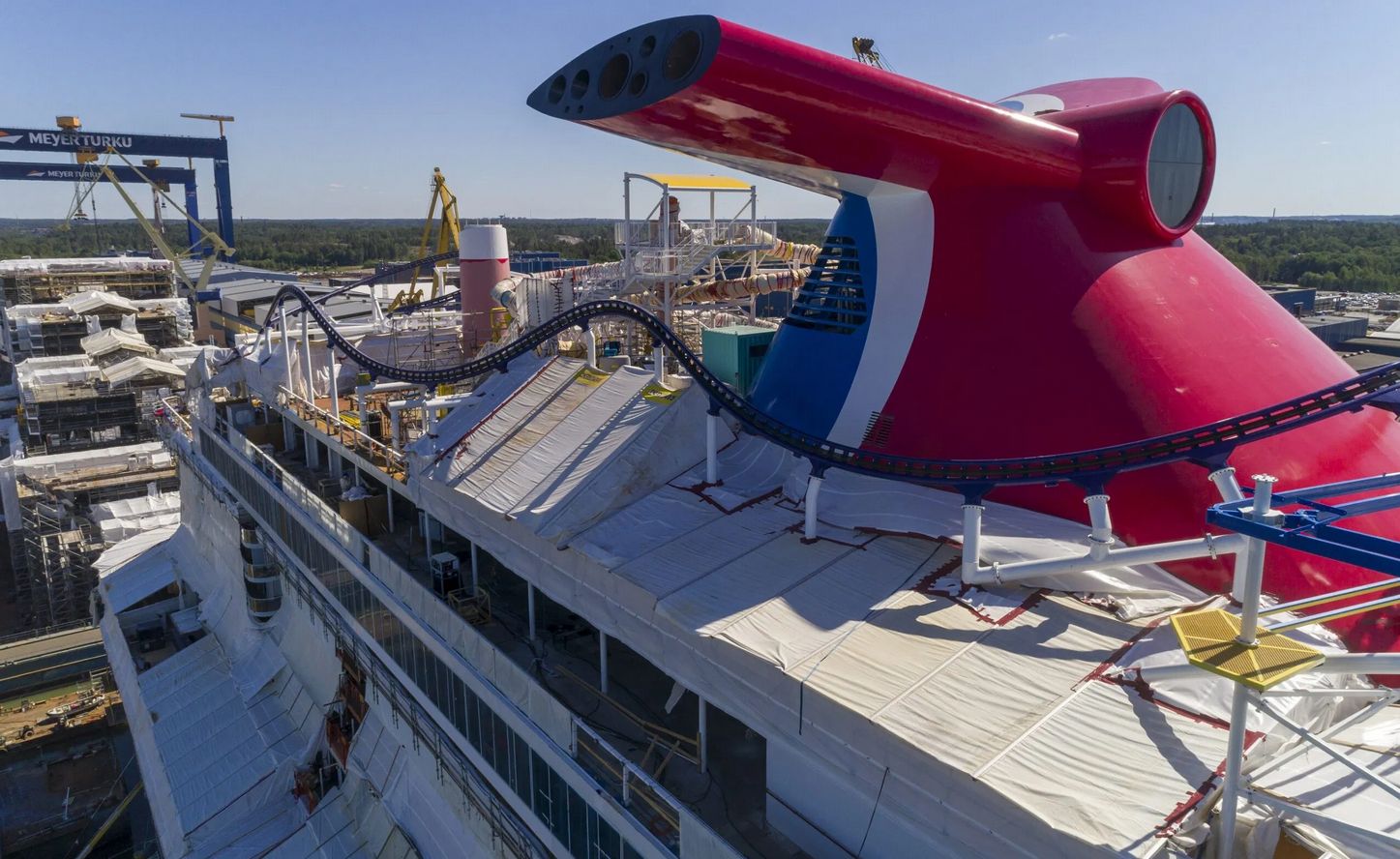 Mardi Gras z Boltem na pokładzie już na ukończeniu