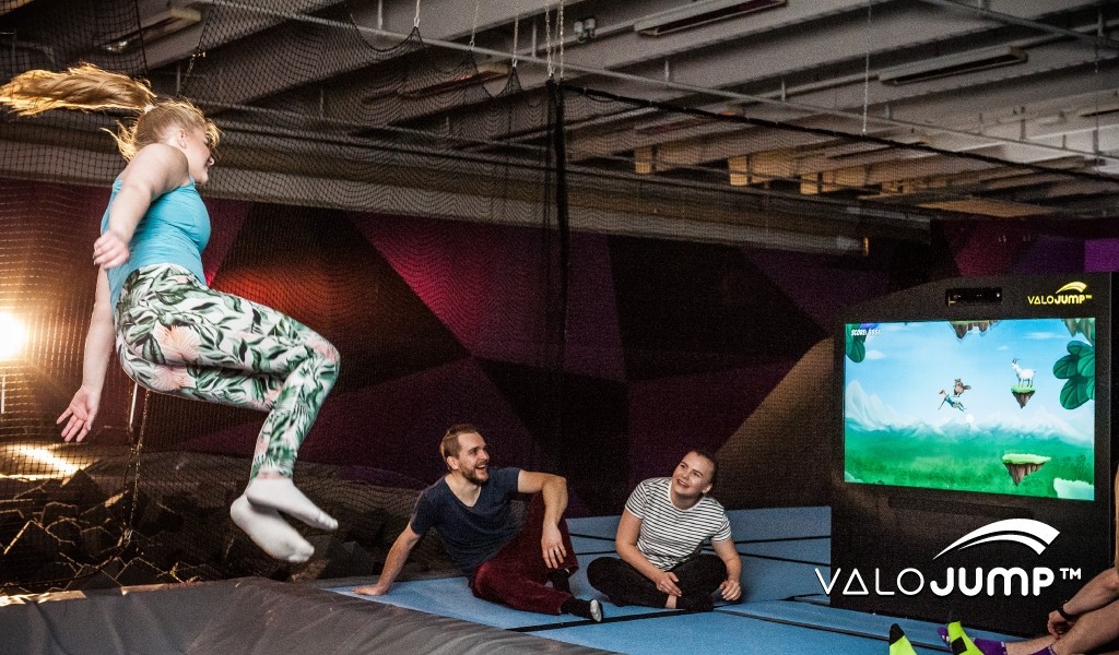 Gra Skytails Race trafia na trampoliny ValoJump