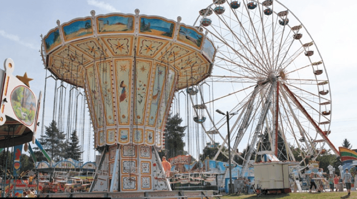 Duży piknik w małym mieście