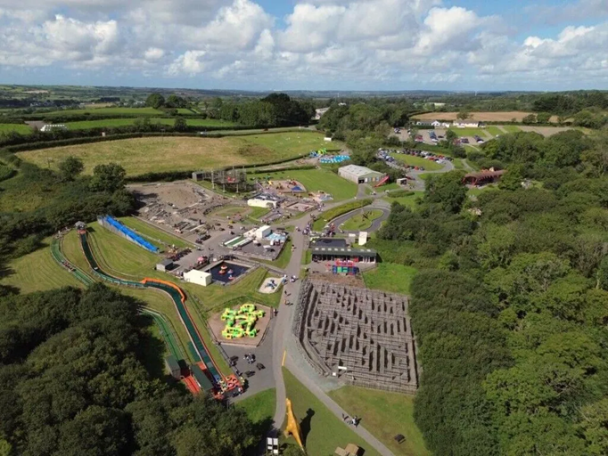 Park dinozaurów w Walii