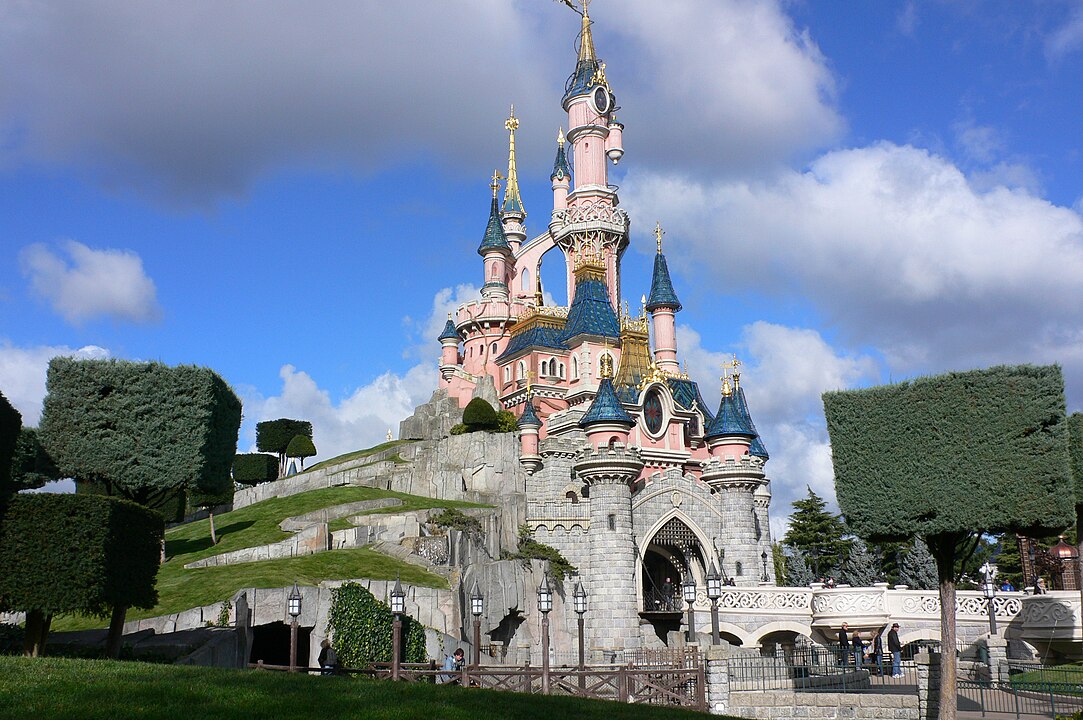 Do Disneylandu za 49 euro. Paryż wprowadza „Bon Plan”