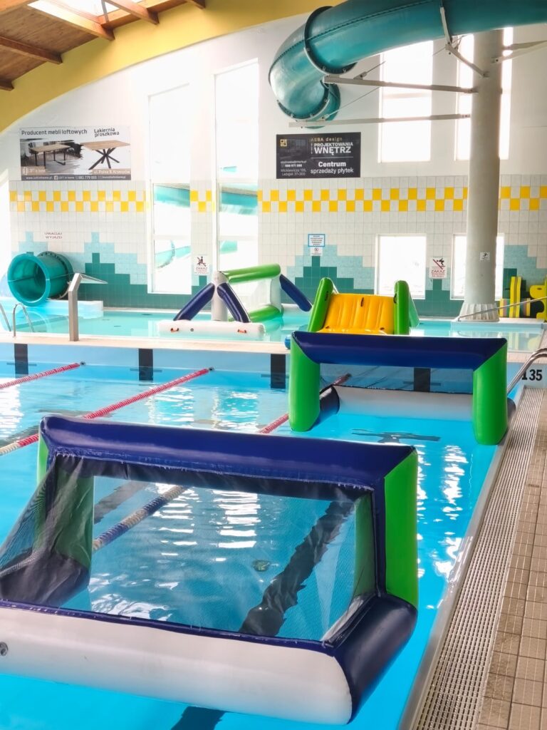 dmuchane atrakcje w Pływalni Miejskiej „Oceanik”