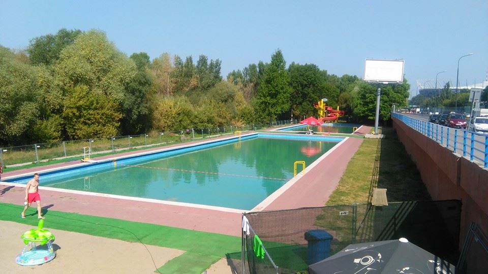 basen przy Wale Miedzeszyńskim 407