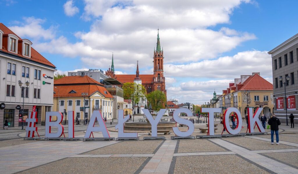 Napis na rynku w Białymstoku
