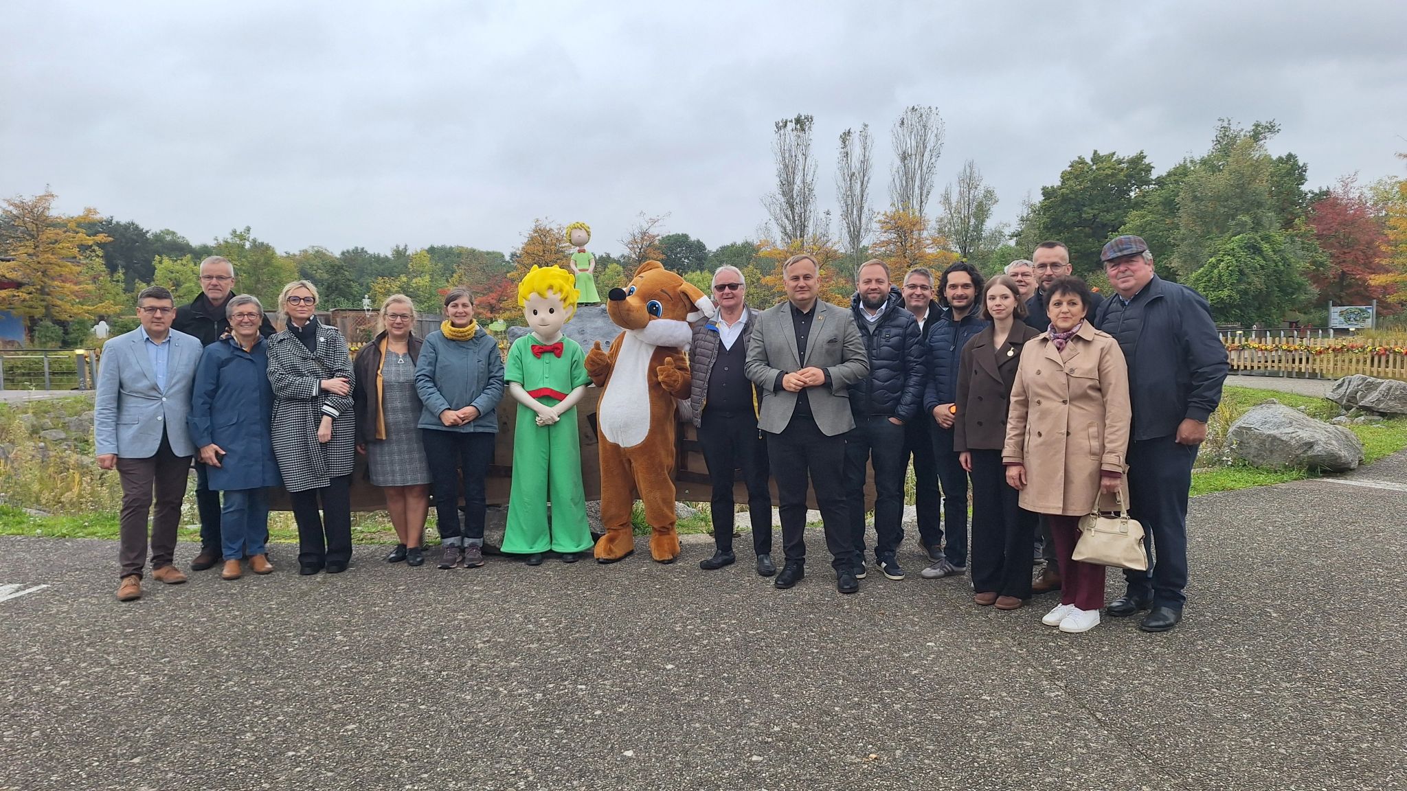 Polska delegacja w parku rozrywki