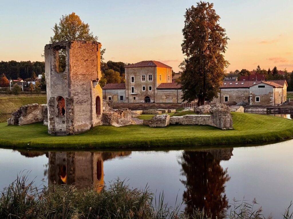 Stratocastle