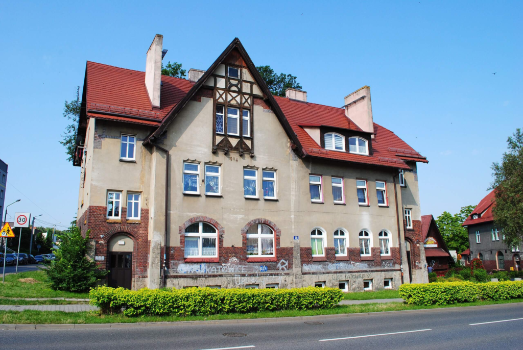 Basen Kostuchna